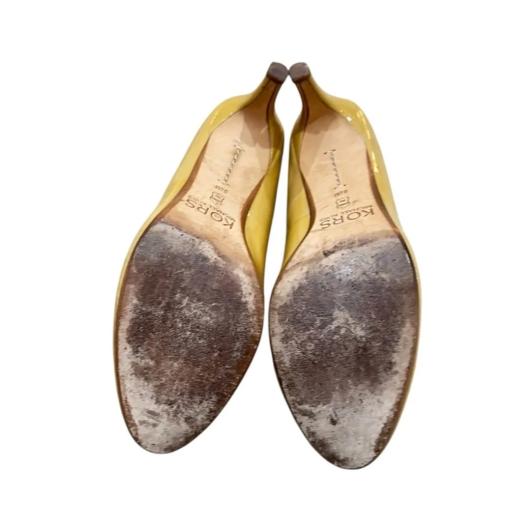 Kors Michael Kors neutral tan slip on round toe pump Heels size 8.5